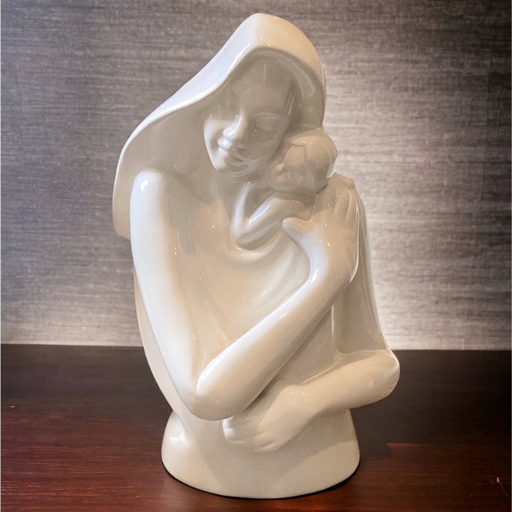 MOTHER AND CHILD STATUE